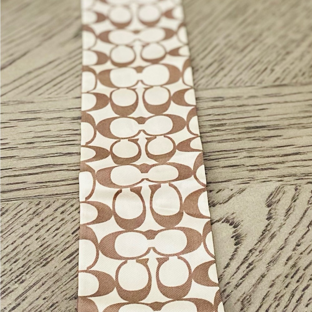 Coach Signature Vintage Scarf - Picture 5 of 6